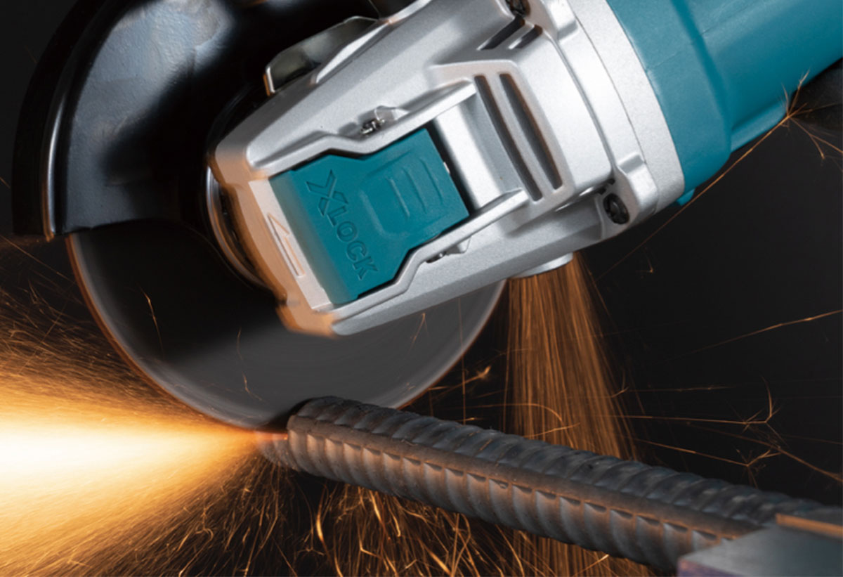 Κοντινή φωτογραφία του μπροστινού μέρους του τροχού